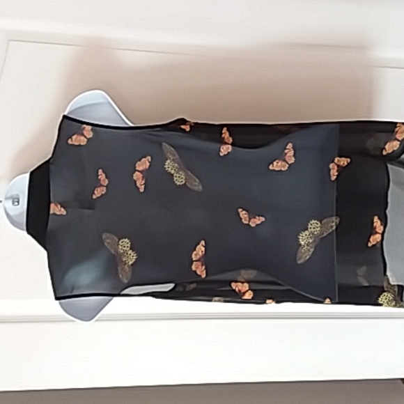 Kensie sleeveless butterfly print blouse - Picture 3 of 6